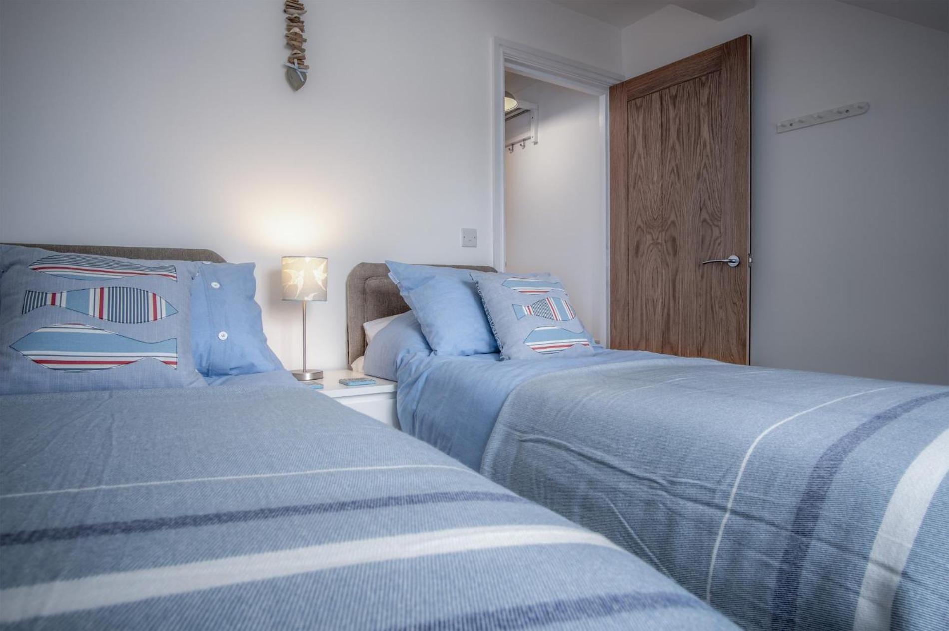 Ramsey Apartment - 2 Bedroom Apartment - Tenby Extérieur photo